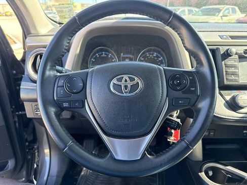 Used 2018 Toyota RAV4 XLE FWD image 28