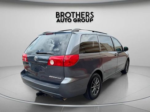 Used 2008 Toyota Sienna XLE Limited FWD image 11