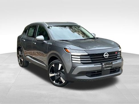 Certified 2025 Nissan Kicks SR image 1