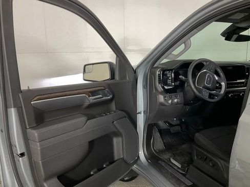 Used 2025 GMC Sierra 1500 Elevation image 26