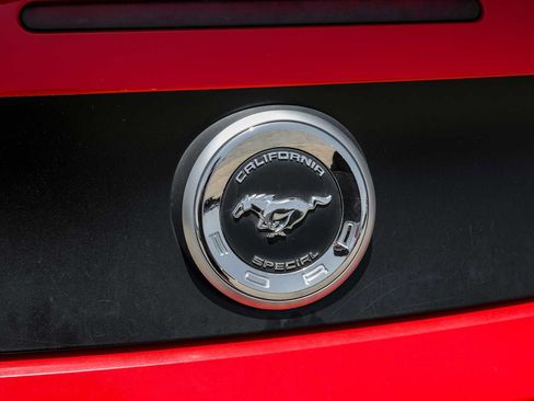 Used 2011 Ford Mustang GT Premium w/ 402A Rapid Spec Order Code RWD image 31
