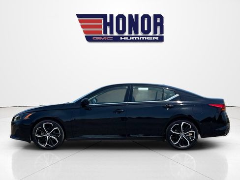 Used 2024 Nissan Altima 2.5 SR FWD image 7