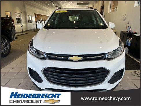 Used 2022 Chevrolet Trax LT w/ LT Convenience Package image 36
