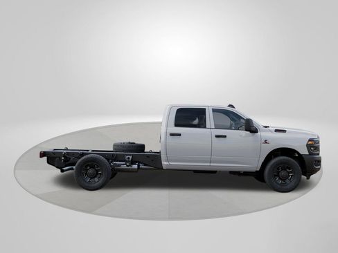 New 2025 RAM 3500 Tradesman AWD/4WD image 21