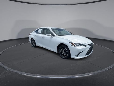 Used 2025 Lexus ES 350 w/ Premium Package FWD image 2