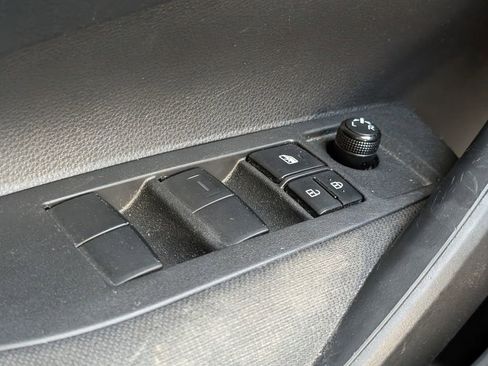 Used 2022 Toyota Corolla LE image 10