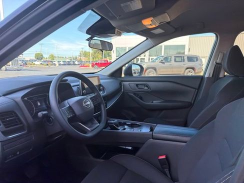 Used 2026 Nissan Rogue S FWD image 13