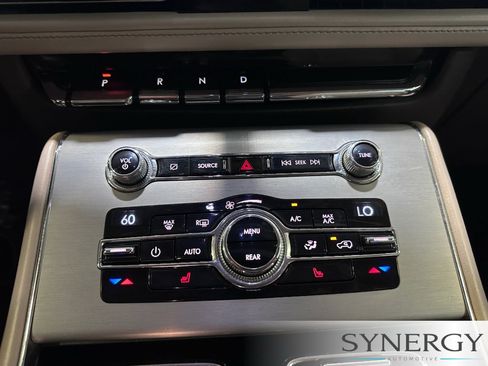 Used 2020 Lincoln Aviator 2WD image 15