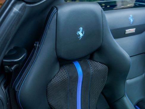 Used 2022 Ferrari 812 GTS RWD image 23