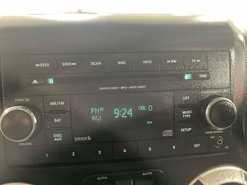 Used 2013 Jeep Wrangler Rubicon w/ PWR Convenience Group image 16