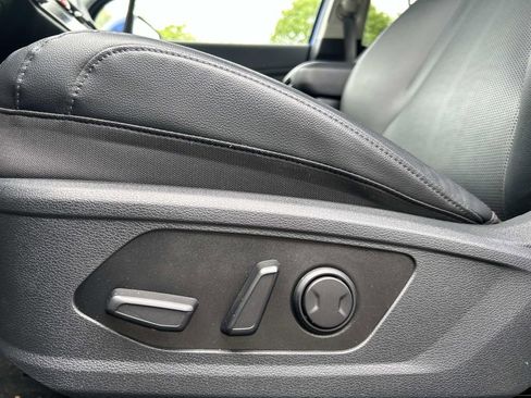 Certified 2026 Kia Sportage EX FWD image 17