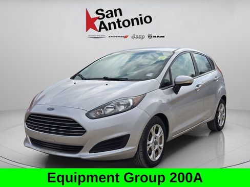 Used 2015 Ford Fiesta SE image 3