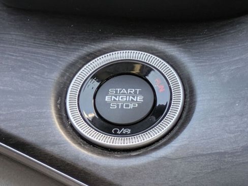 Used 2021 Jeep Grand Cherokee L Overland w/ Advanced Protech Group III image 17