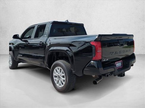 Used 2024 Toyota Tacoma SR5 AWD/4WD image 8