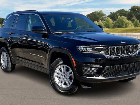 New 2025 Jeep Grand Cherokee Laredo w/ Luxury Tech Group I image 2
