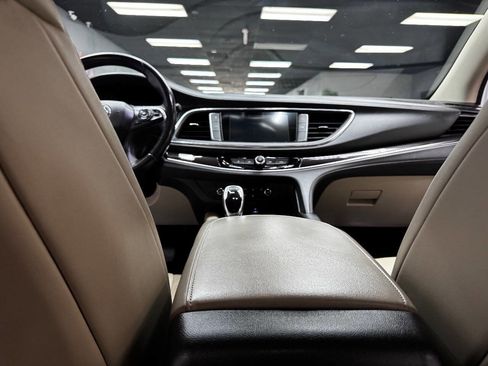 Used 2021 Buick Enclave Essence image 39