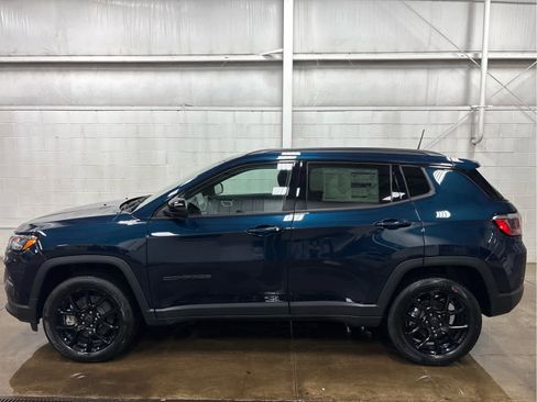 New 2026 Jeep Compass Latitude image 5