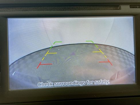 Used 2019 Nissan Frontier SL image 22