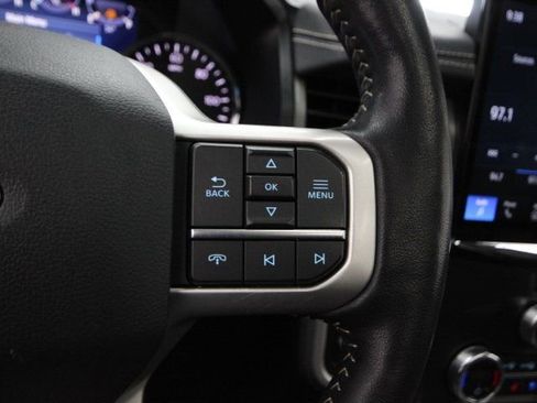 Used 2022 Ford Expedition Max XLT image 24