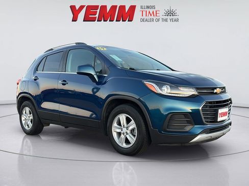 Used 2019 Chevrolet Trax LT image 2