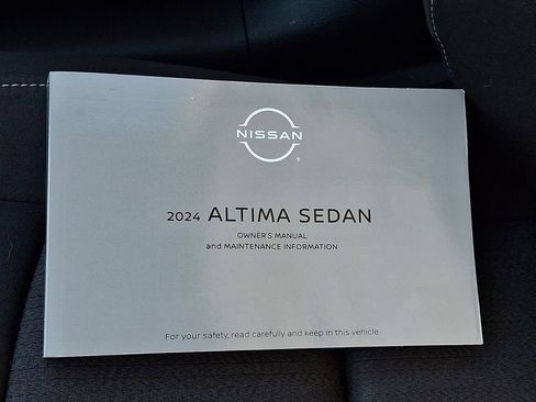 Used 2024 Nissan Altima 2.5 SV image 27