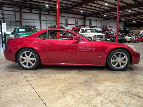 Used 2005 Cadillac XLR RWD image 25