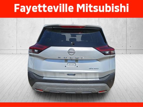 Used 2023 Nissan Rogue SV AWD/4WD image 9
