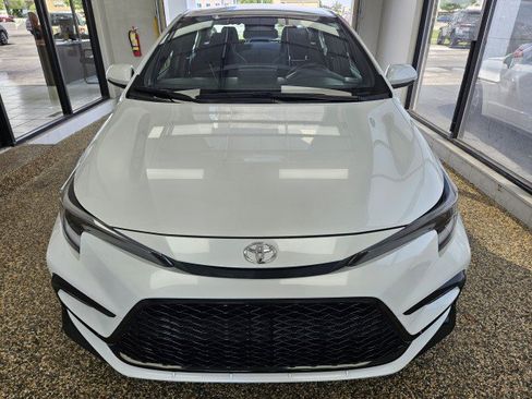 Used 2023 Toyota Corolla SE FWD image 6
