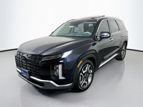 Certified 2023 Hyundai Palisade Limited w/ Cargo Package AWD/4WD image 3