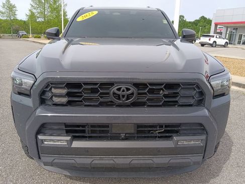 Used 2025 Toyota 4Runner TRD Off-Road Premium AWD/4WD image 8