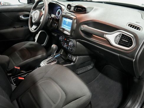 Used 2019 Jeep Renegade Latitude w/ Safety & Security Group II image 13