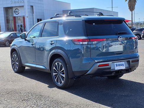 New 2026 Nissan Pathfinder Platinum image 5