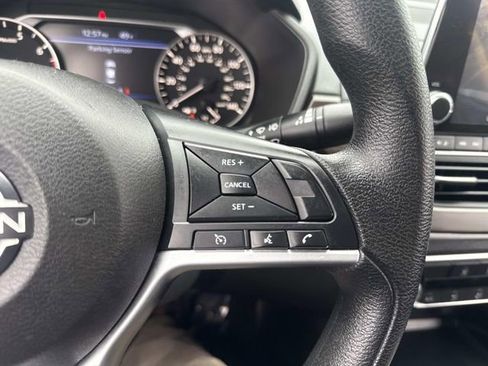 Used 2024 Nissan Altima 2.5 SV image 32