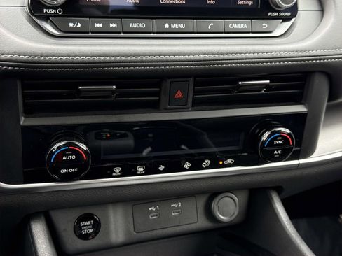 Used 2026 Nissan Rogue SV image 11