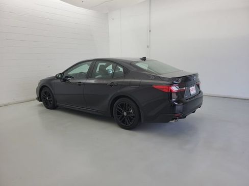 Used 2025 Toyota Camry SE w/ Convenience Package FWD image 7