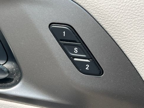 Used 2020 Chrysler Pacifica Touring-L Plus FWD image 5