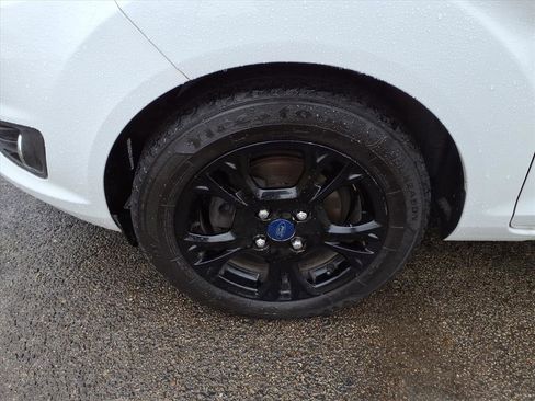 Used 2016 Ford Fiesta SE w/ Cold Weather Package image 4