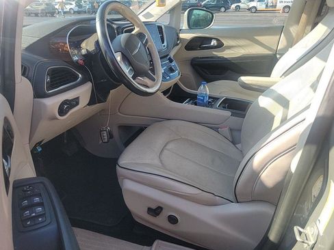 Used 2021 Chrysler Pacifica Limited w/ Premium & Safety Sphere Group AWD/4WD image 3