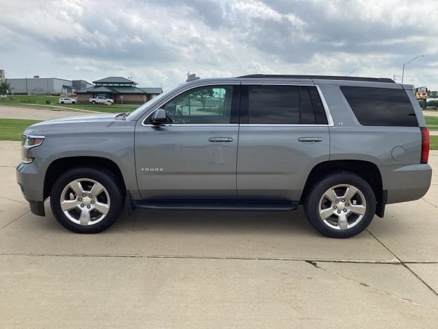 Used 2020 Chevrolet Tahoe LT w/ Luxury Package AWD/4WD image 2