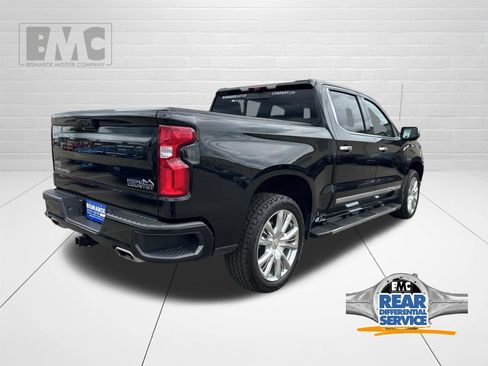 Used 2024 Chevrolet Silverado 1500 High Country w/ High Country Premium Package AWD/4WD image 3