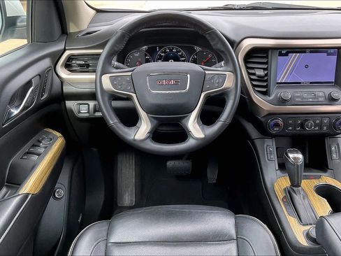 Used 2018 GMC Acadia Denali image 7