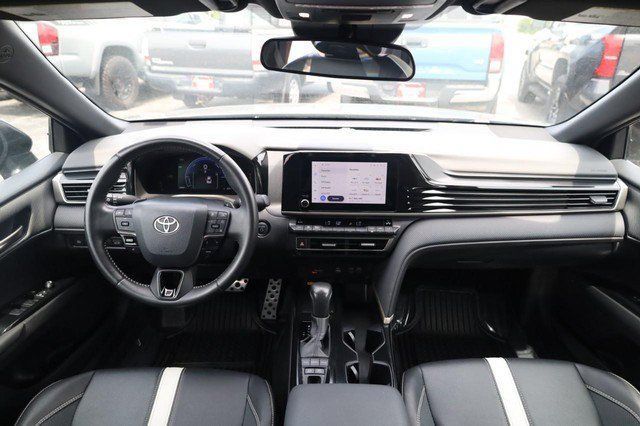 Used 2025 Toyota Camry SE FWD image 7