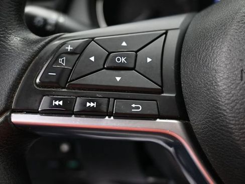 Used 2018 Nissan Rogue S image 17