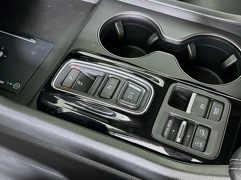 Used 2025 Honda Pilot EX-L image 24