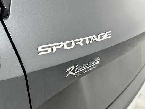 Used 2024 Kia Sportage EX FWD image 27