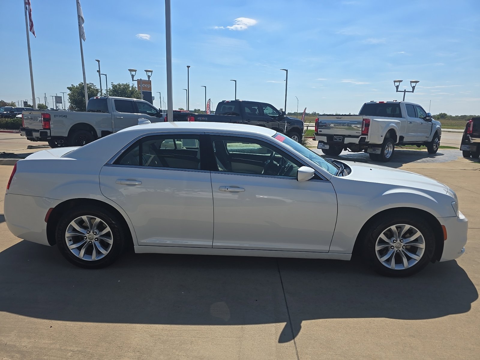 Used 2015 Chrysler 300 Limited RWD image 7