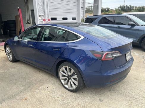 Used 2019 Tesla Model 3 RWD image 4