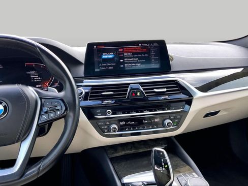 Used 2020 BMW 530i w/ Convenience Package RWD image 7