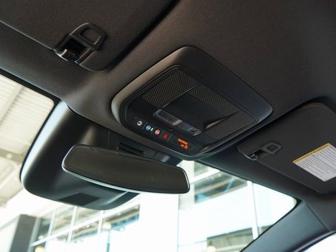 New 2025 Chevrolet Equinox EV LT image 19