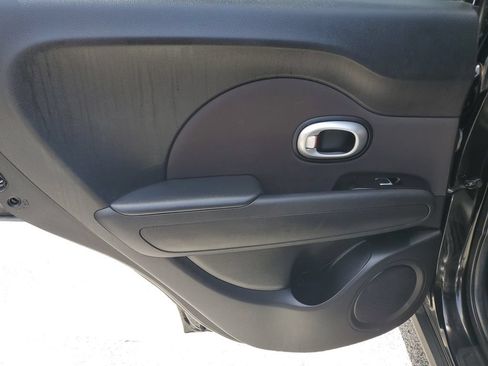 Used 2017 Kia Soul w/ Convenience Package FWD image 10